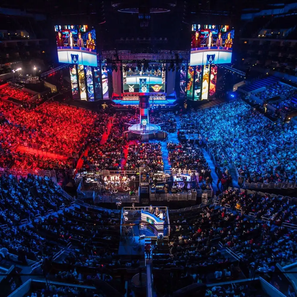 Visual Representation Of The Technological Advancements Fueling The Esports Industry, From Online Streaming Platforms To Virtual Reality Experiences.