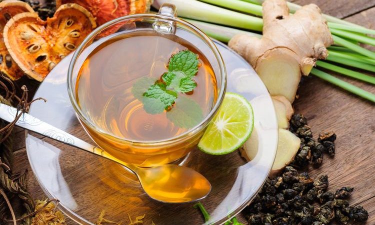Nikmati kehangatan dan manfaat kesehatan dari secangkir teh herbal yang menenangkan