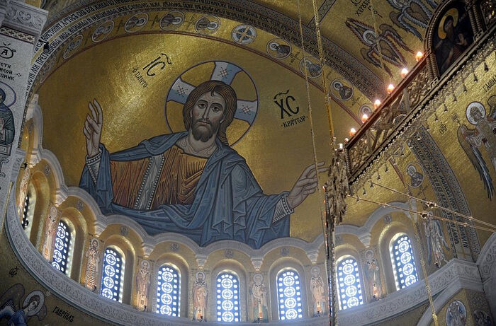 Interior View Of The Temple Of Saint Sava, Highlighting The Stunning Frescoes And Mosaics That Adorn The Walls And Ceilings 