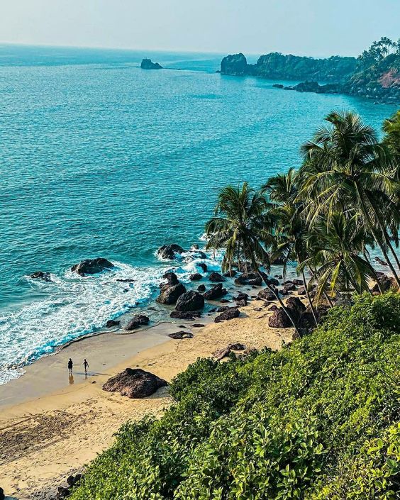 Goa Pantai Menawan: Keindahan Tersembunyi Di Tepi Laut